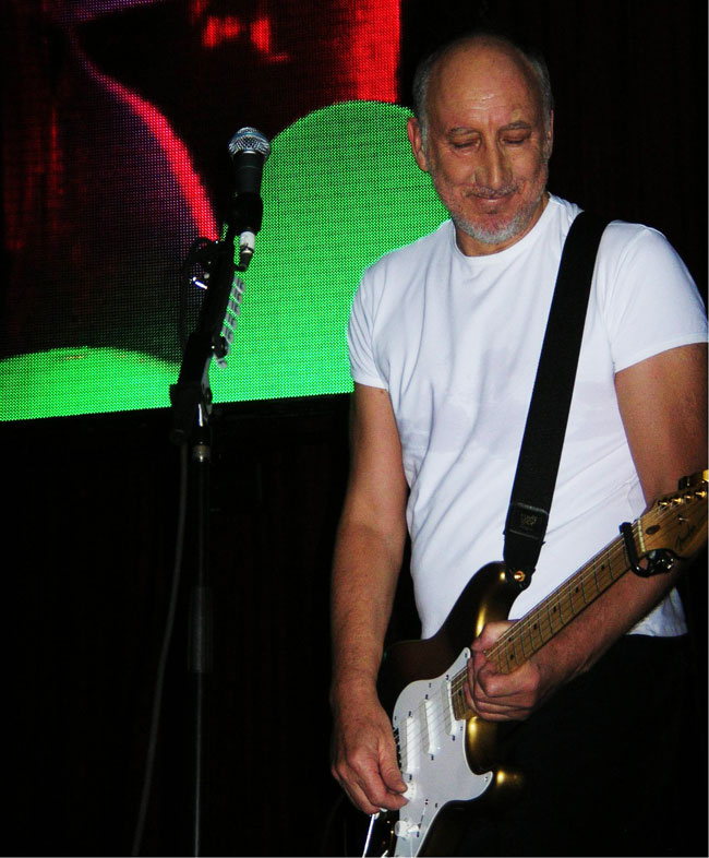 Pete with gold Fender