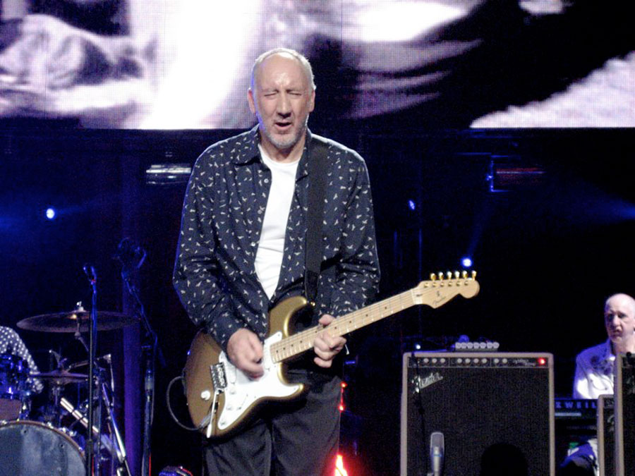 Pete with gold Fender