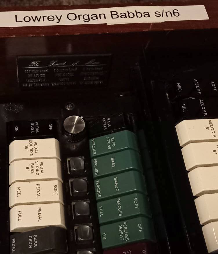 Lowrey organ